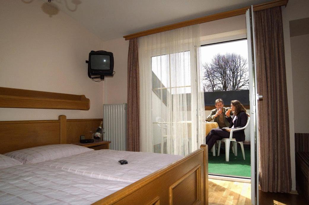 Hotel Gasthof Brueggler Radstadt Exterior photo